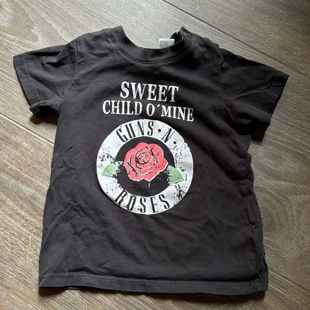 H&M brand Guns N’ Roses T-shirt for baby